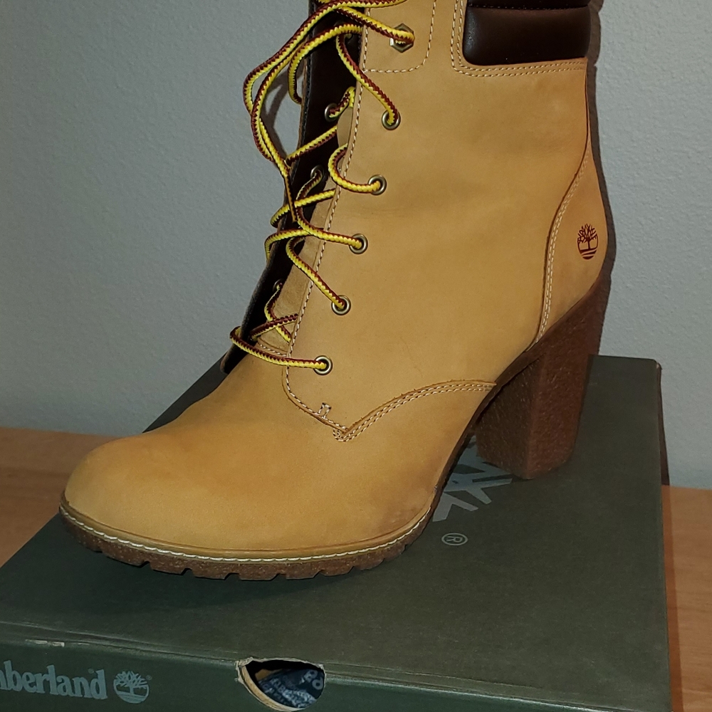Women's tillston Timberland boots - size 11